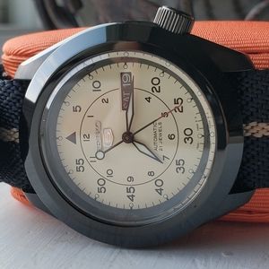 Custom Watch Seiko Mod - Black Field Pilot